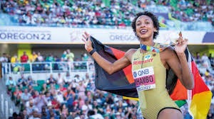 TA：埃切韦里倾向于租借加盟英超俱乐部；德甲球队也有意尼潘